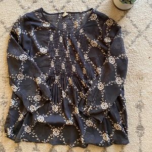 Floral gray tunic